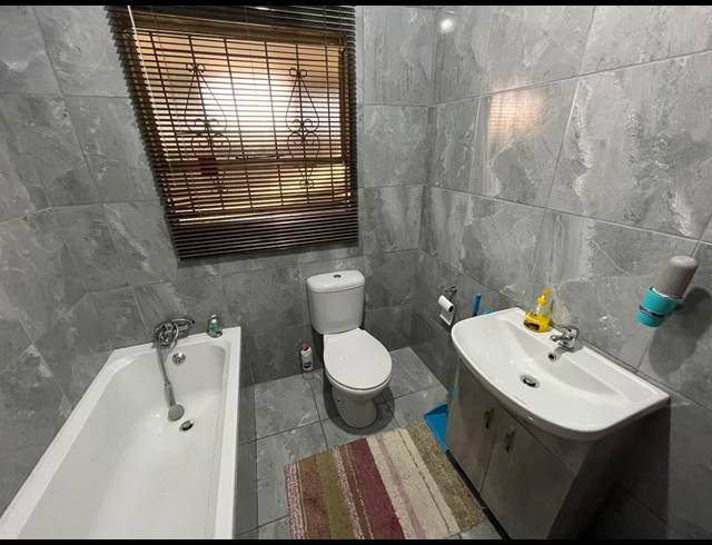 2 BEDROOM HOUSE FOR SALE IN VISTA PARK